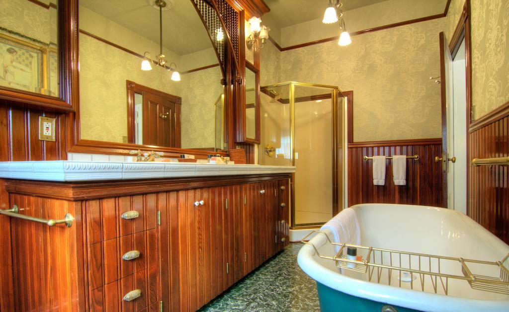 Queen Suite