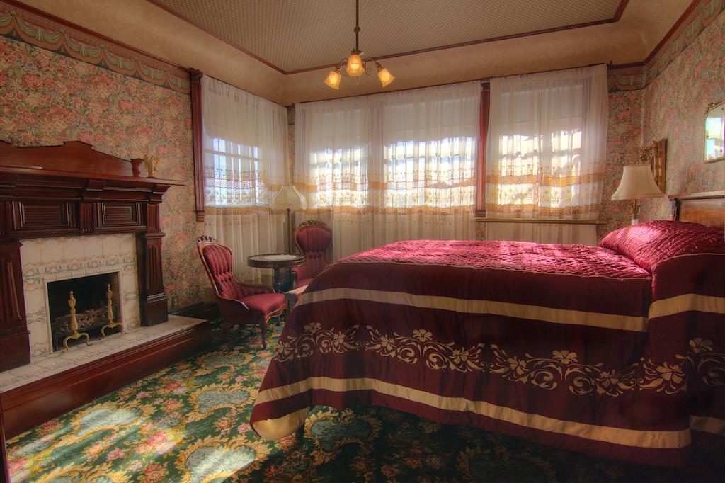 Queen Suite